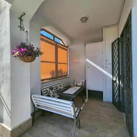 San Nanni House * 法布里卡－迪罗马